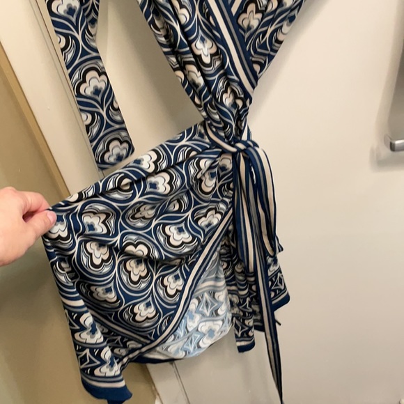 Max Studio Psychedelic Print 3/4 Sleeves Wrap Dress - Picture 3 of 6